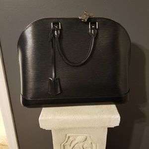 Louis vuitton epi alma gm black